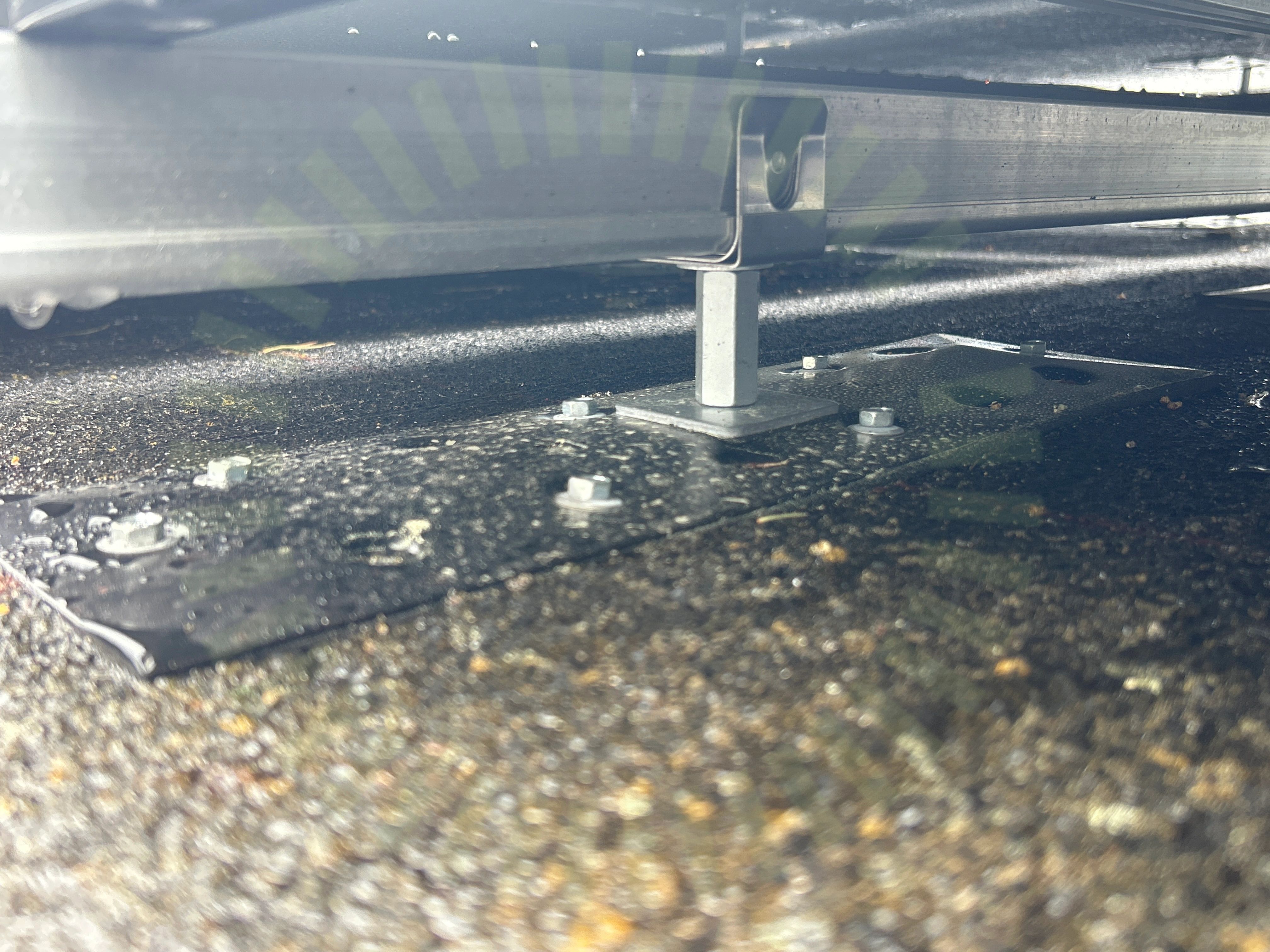 Takinfästning