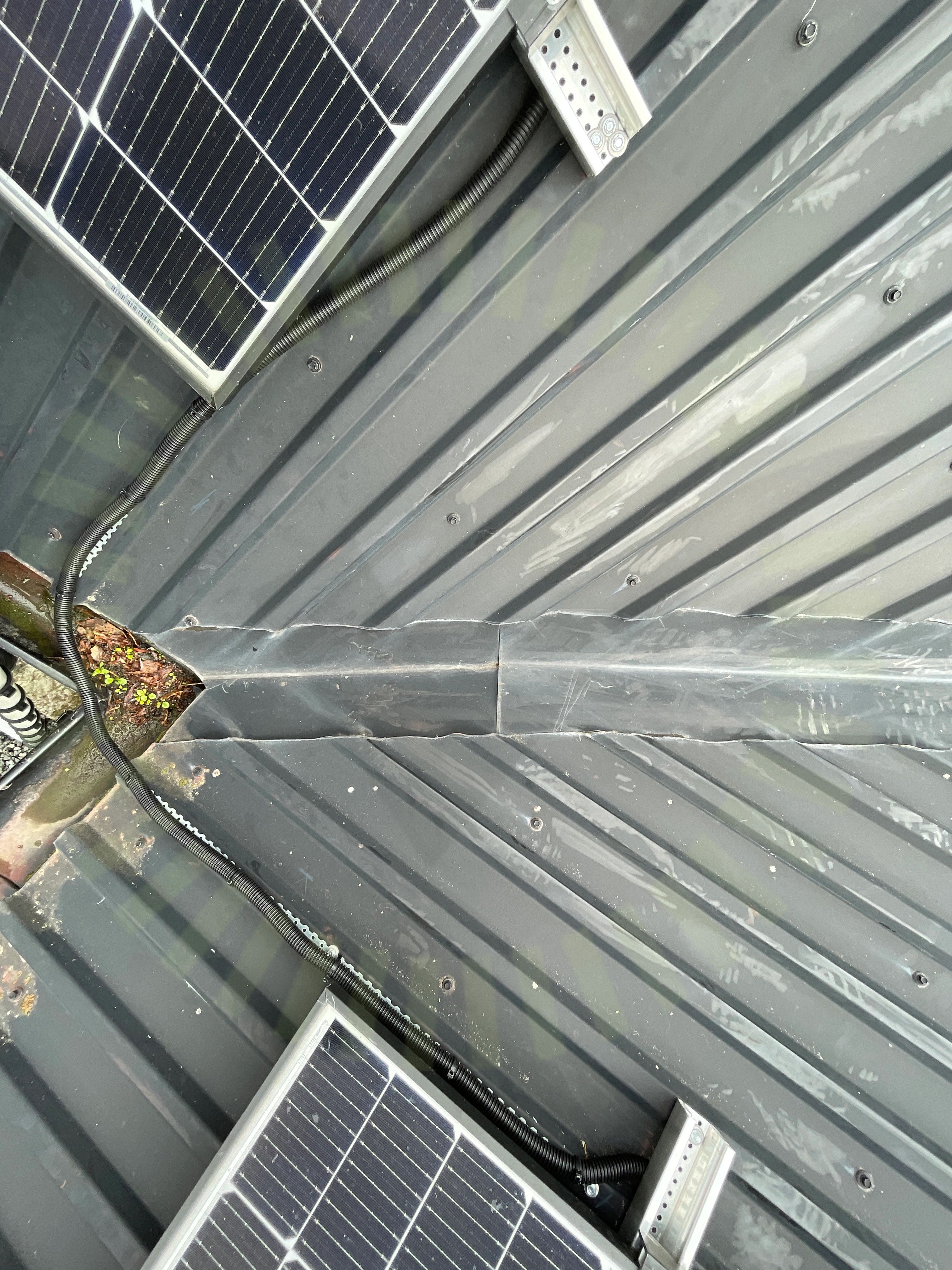 Kabeldragning mellan takytor