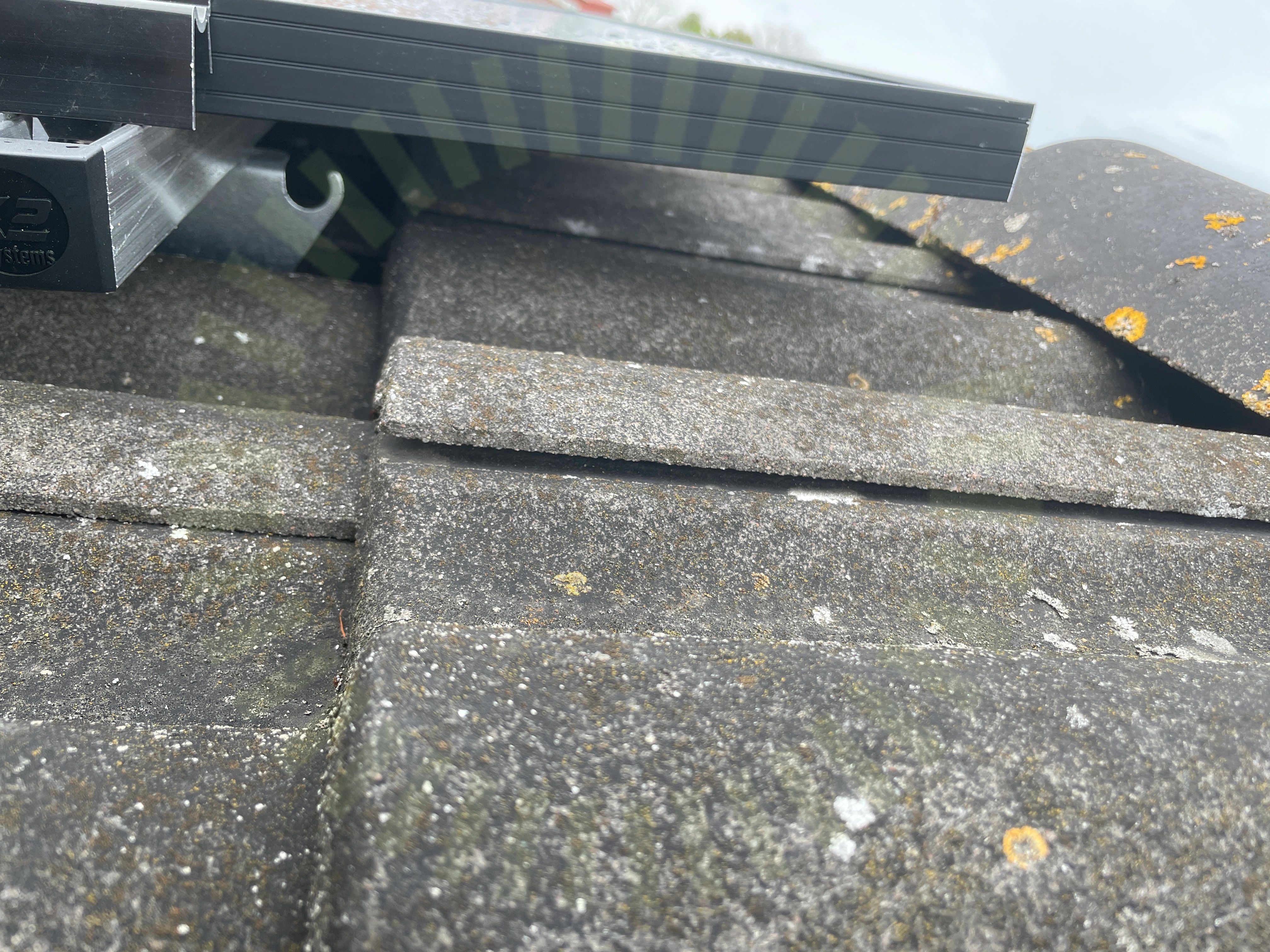 Urspårning av betongpannor