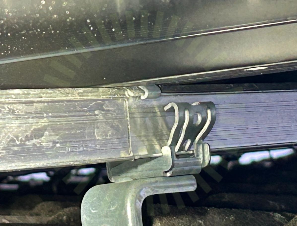 Klämmans placering i skena