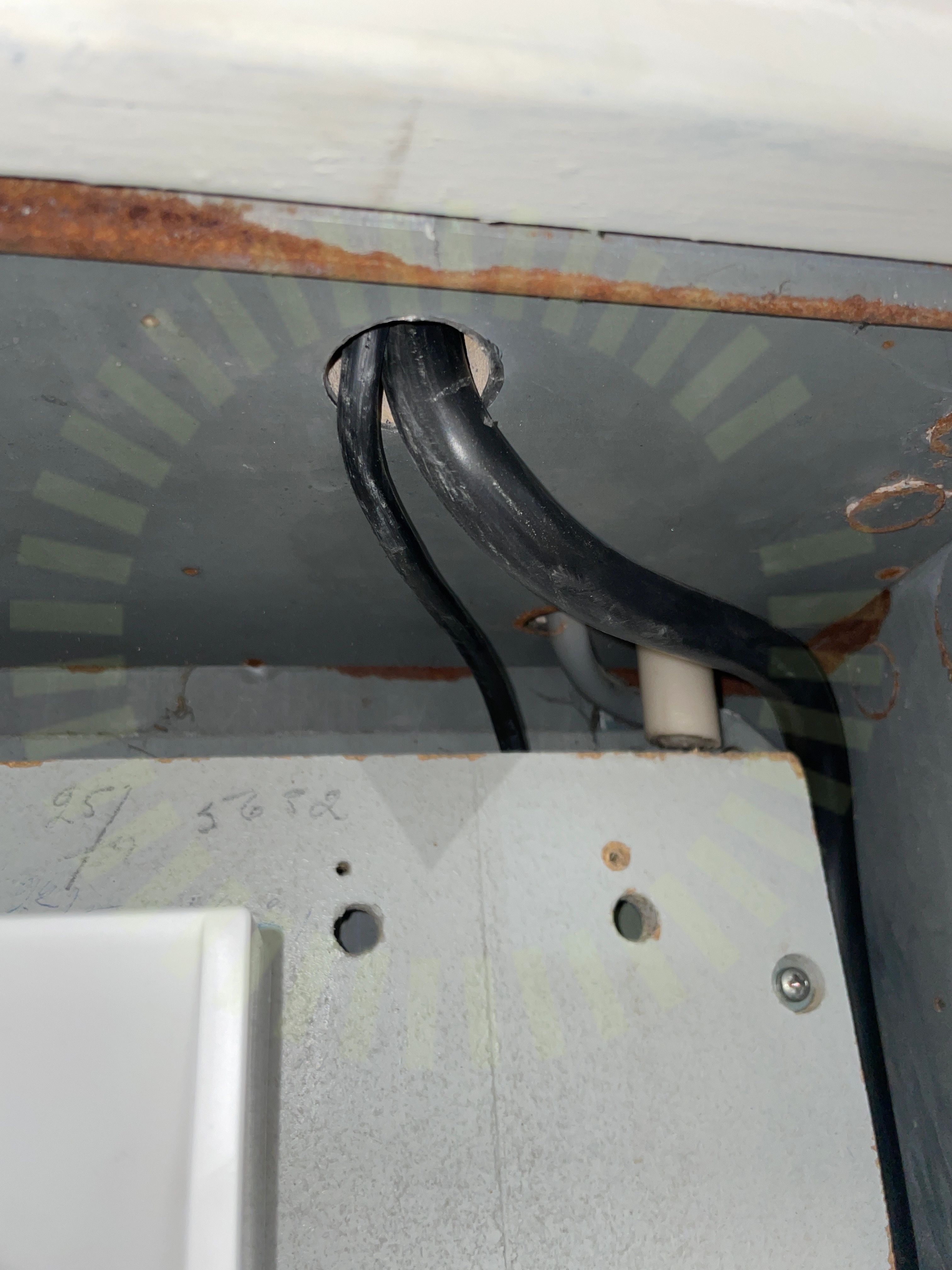 AC kabel skarp kant