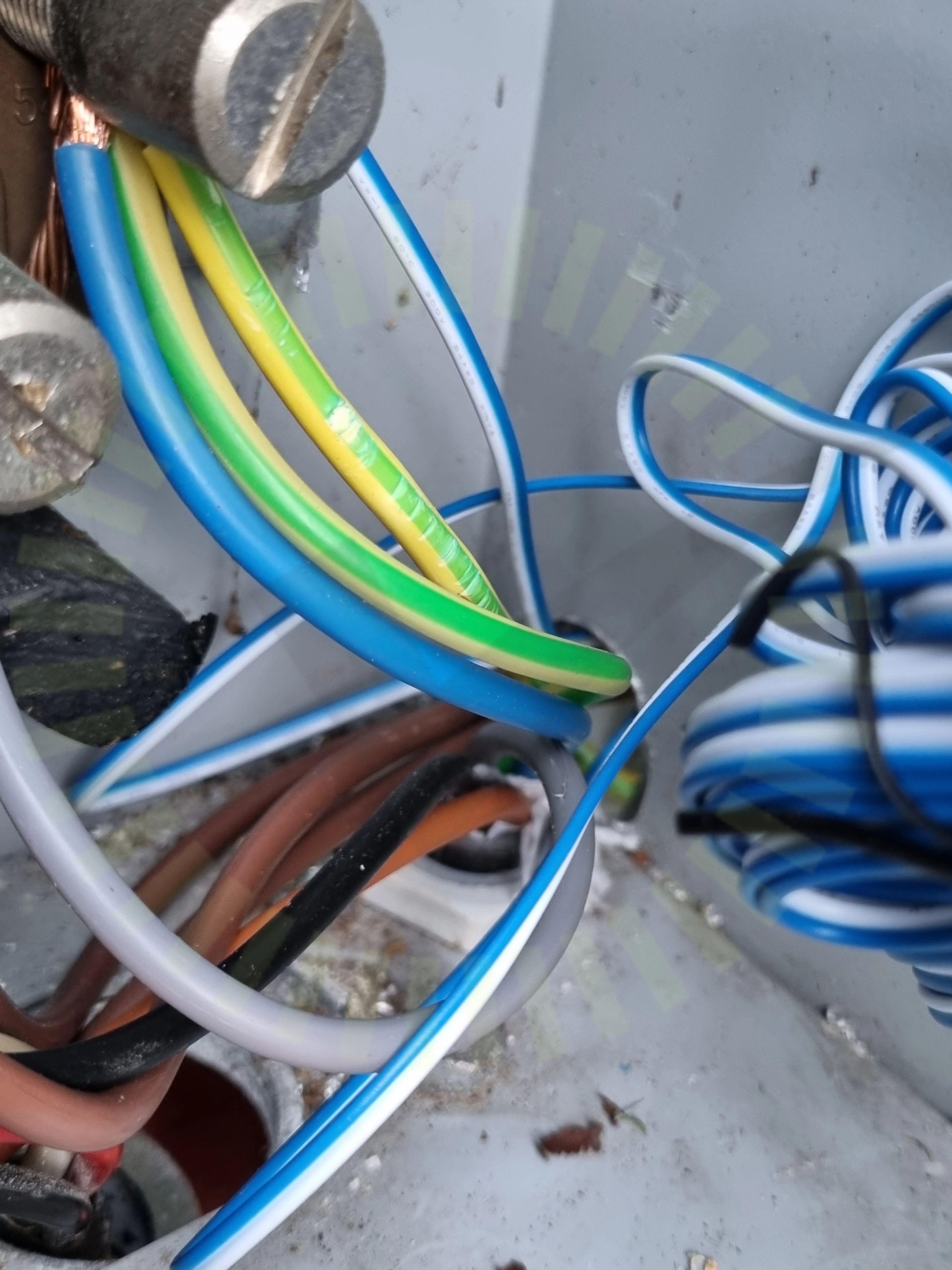 AC kabel skarp kant