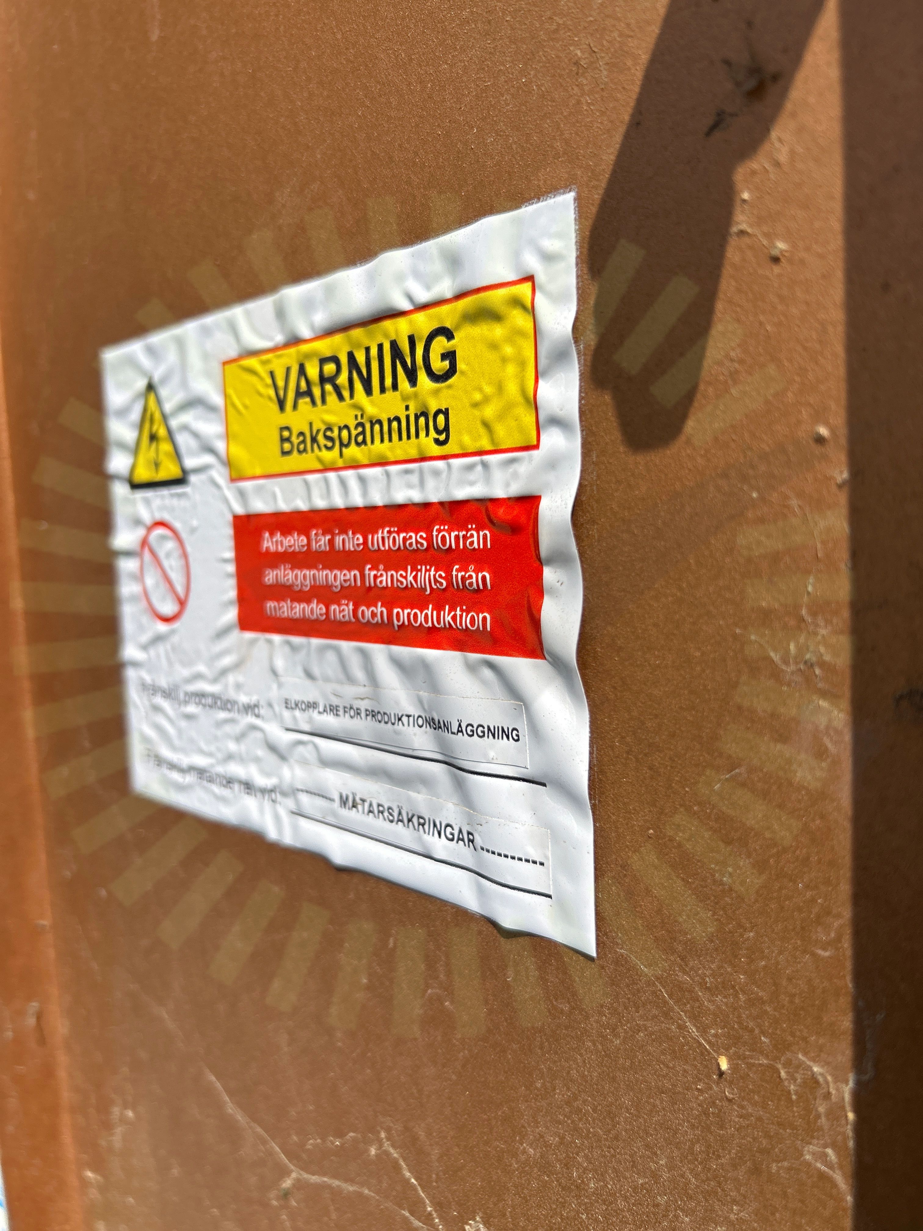 Varning för backspänning