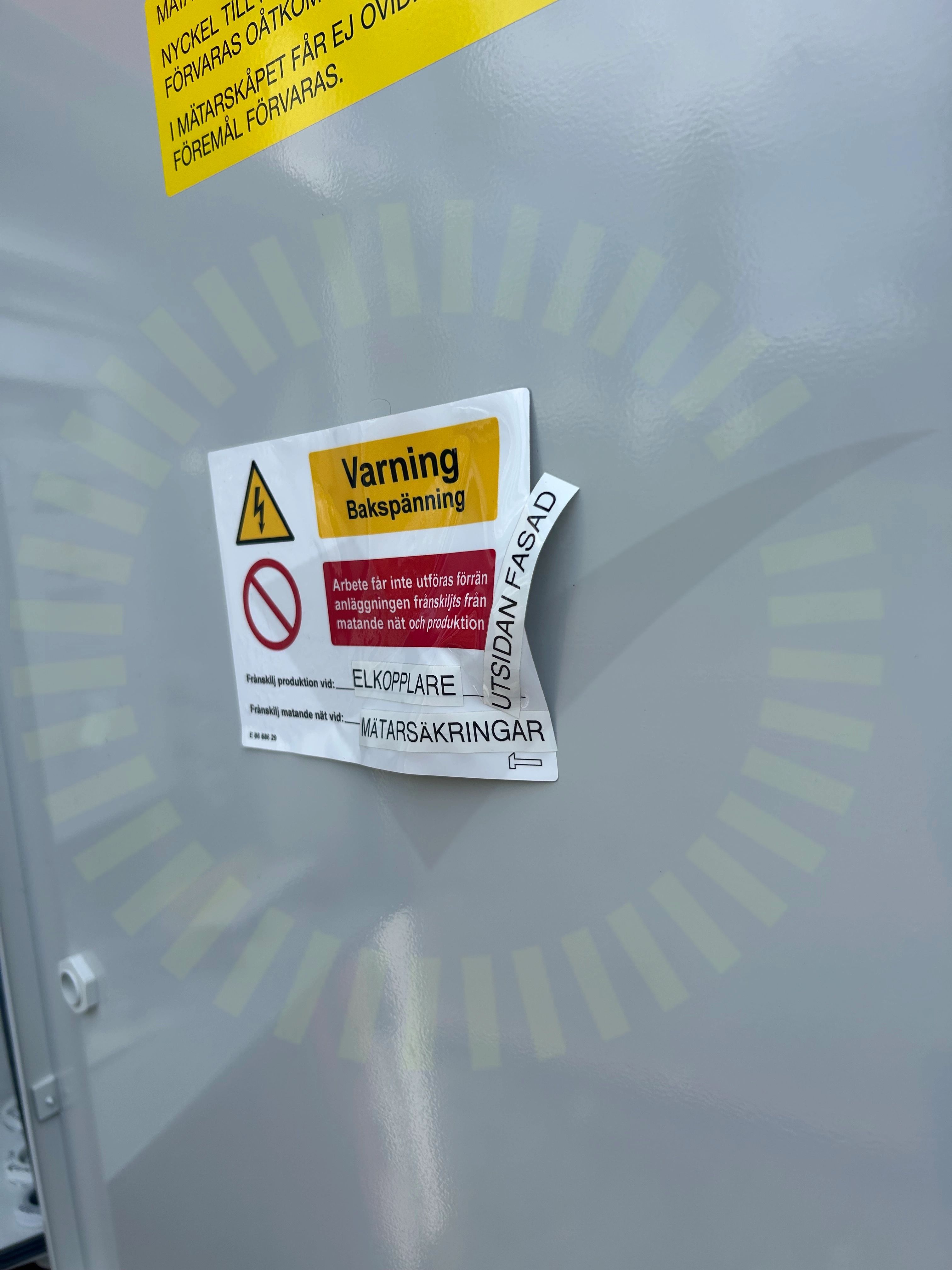 Varning för backspänning