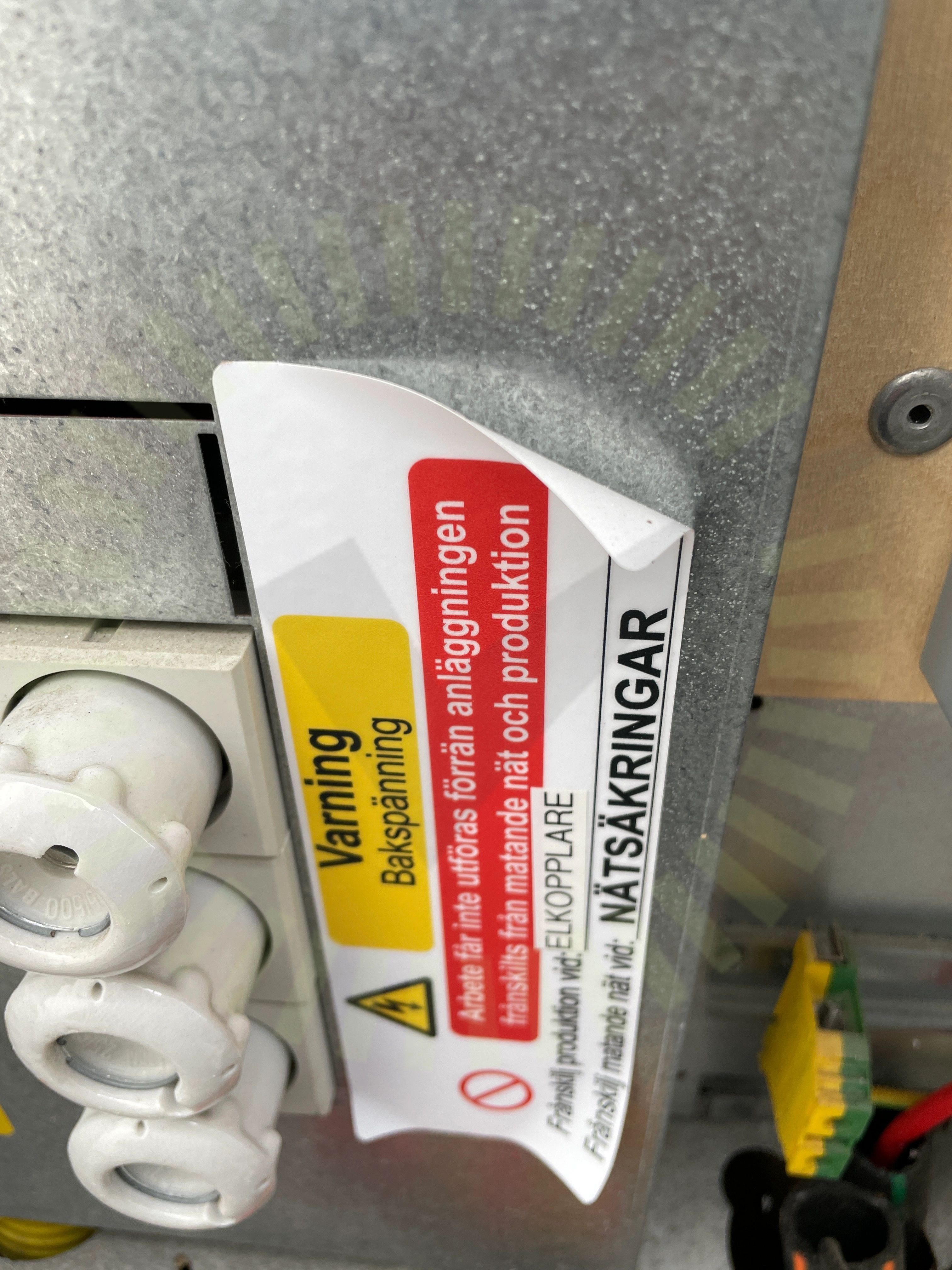 Varning för backspänning
