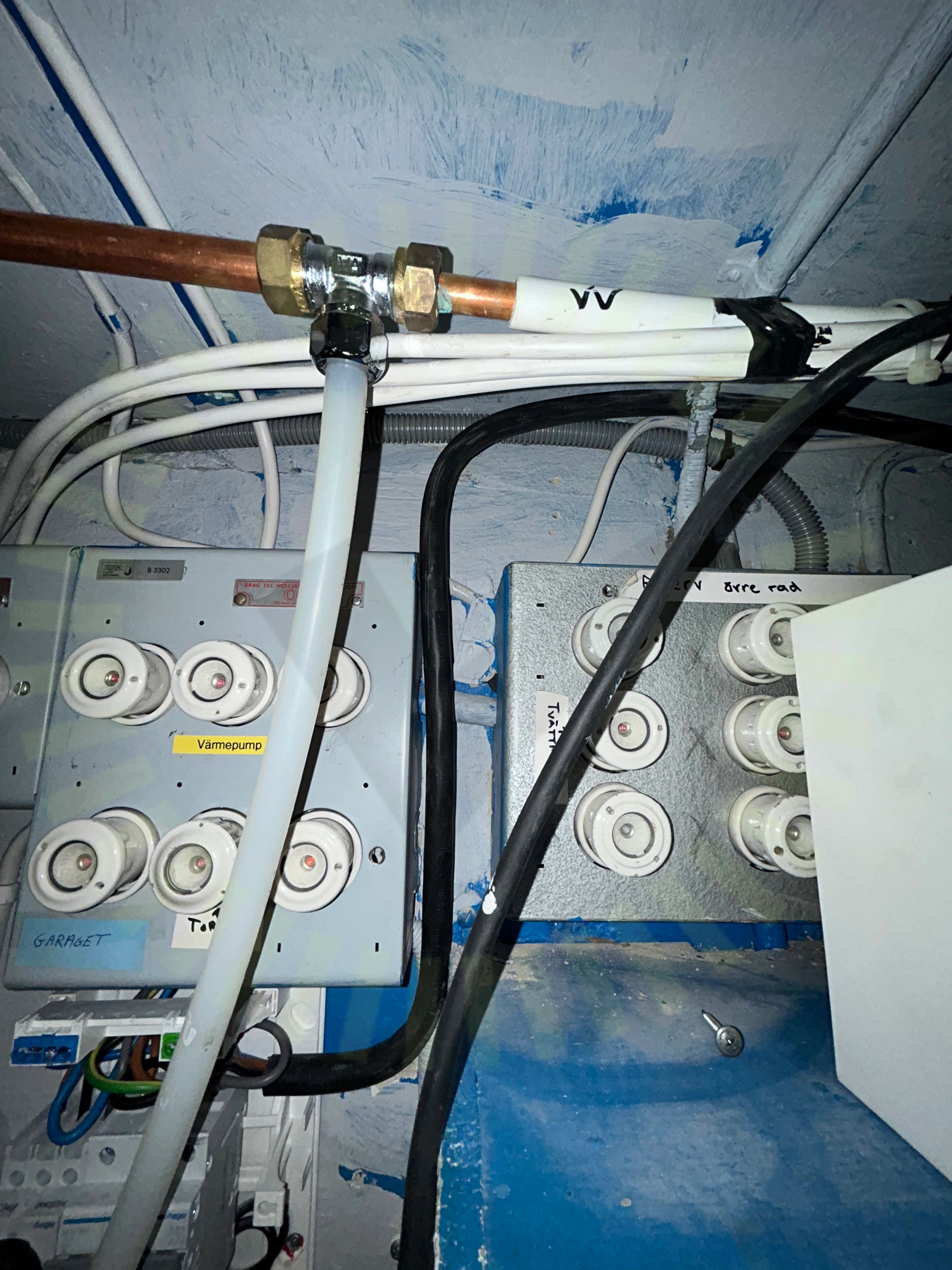 AC kablage uppfästning