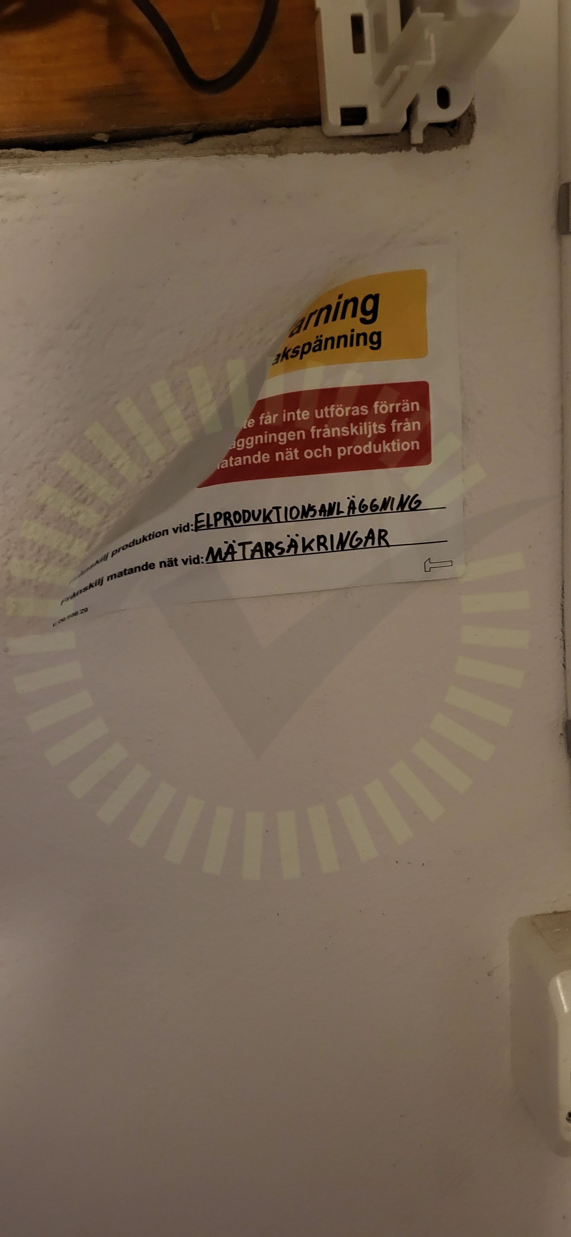 Tillförlitligt fäst