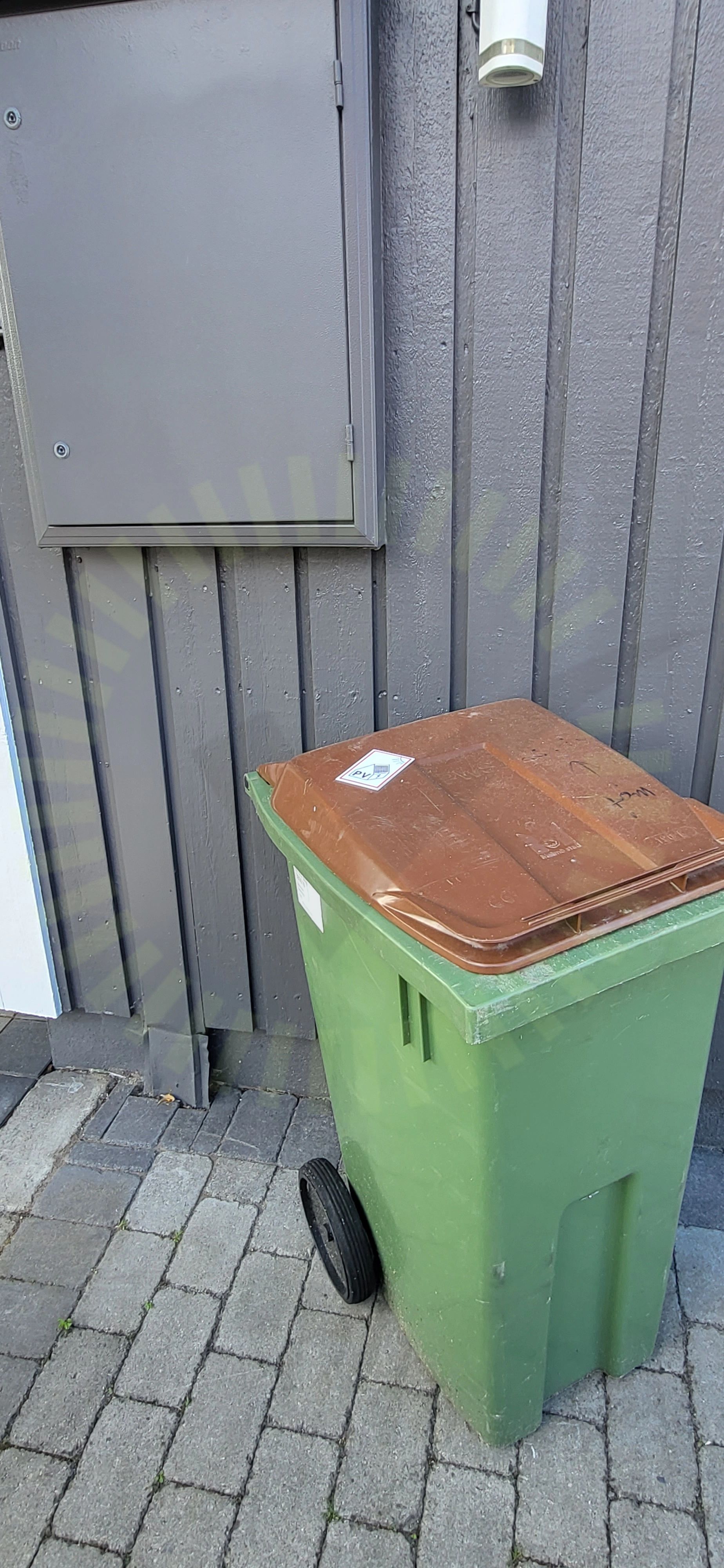 Tillförlitligt fäst