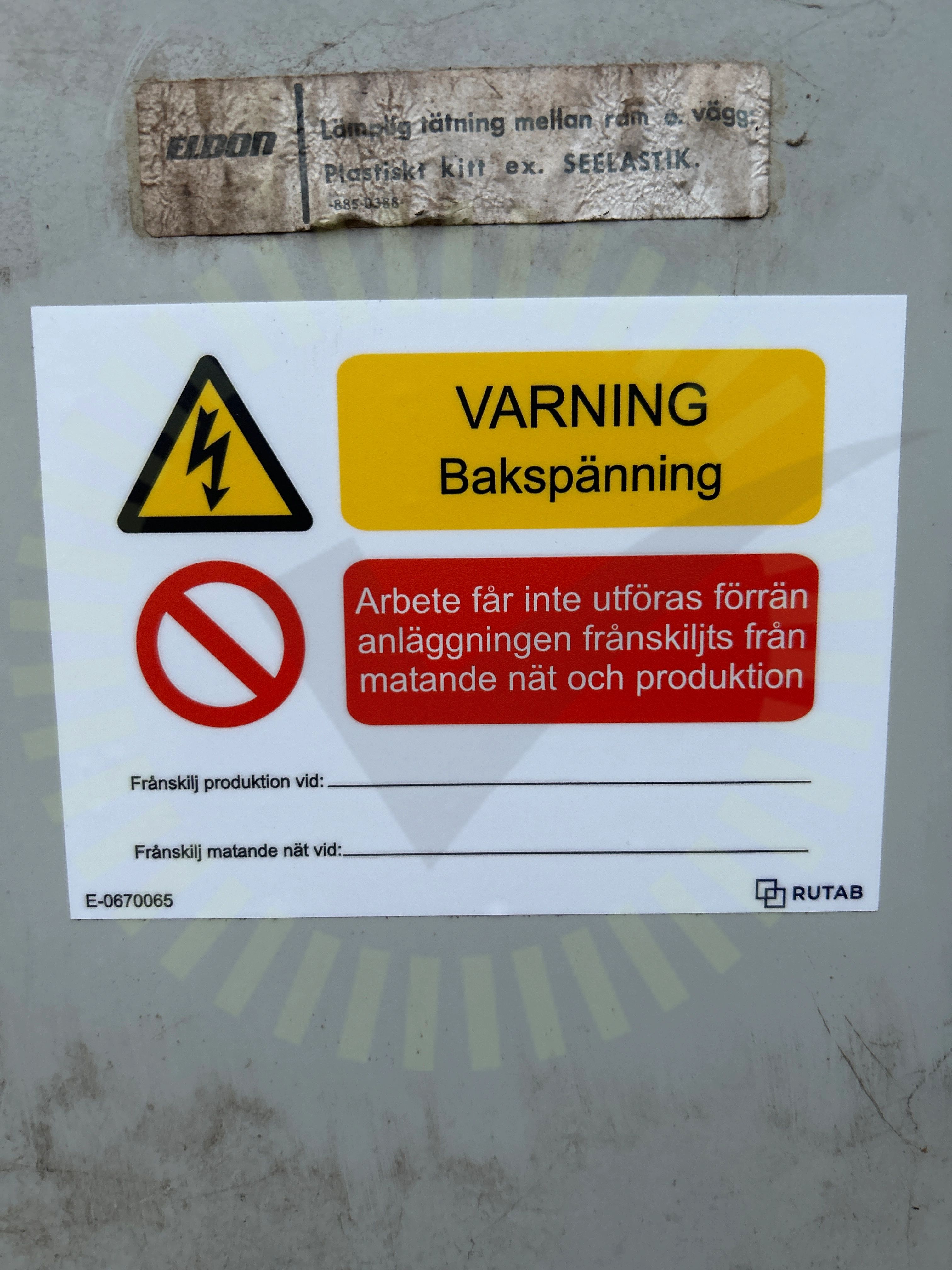 Varning för backspänning