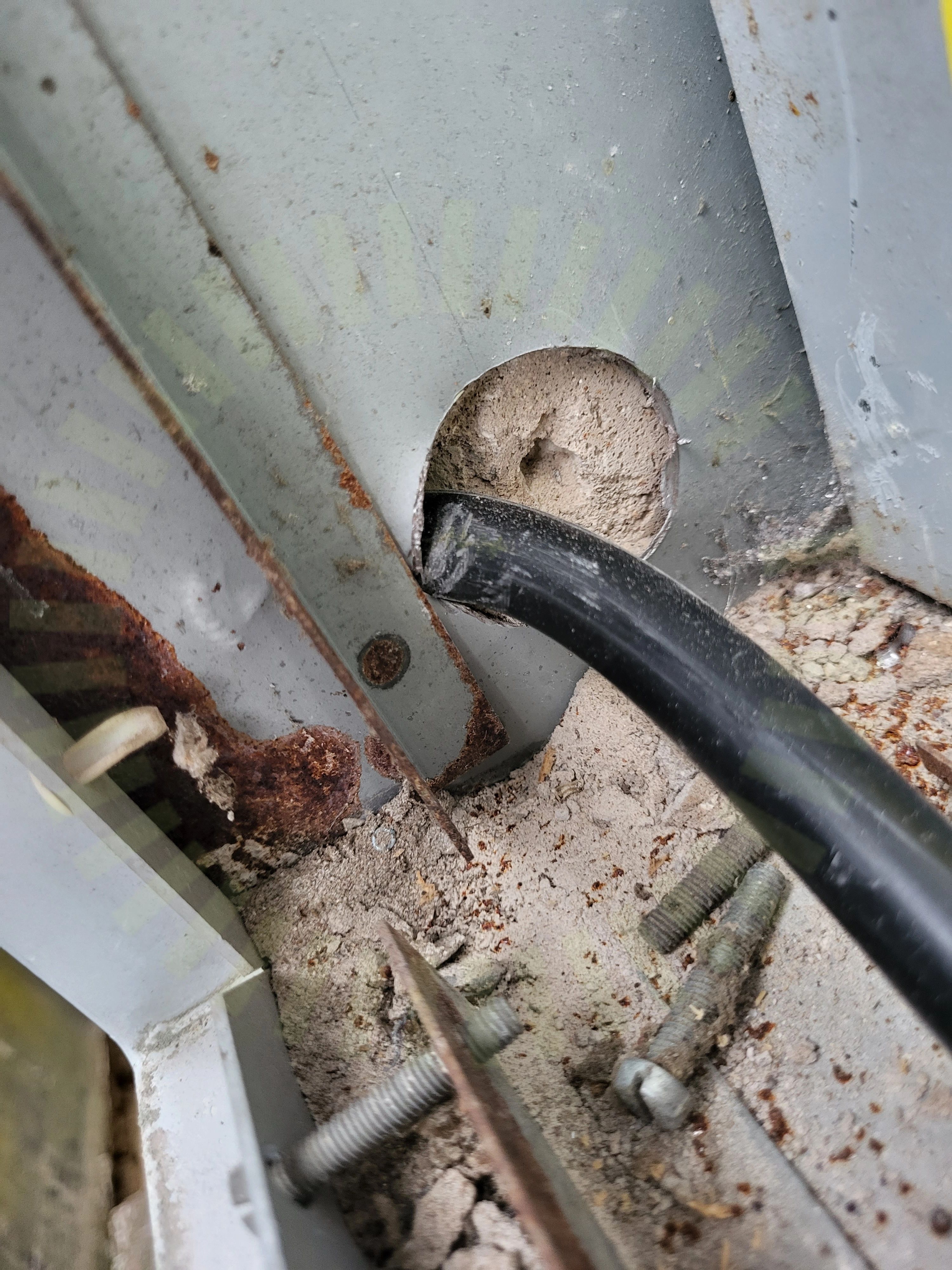 AC kabel skarp kant