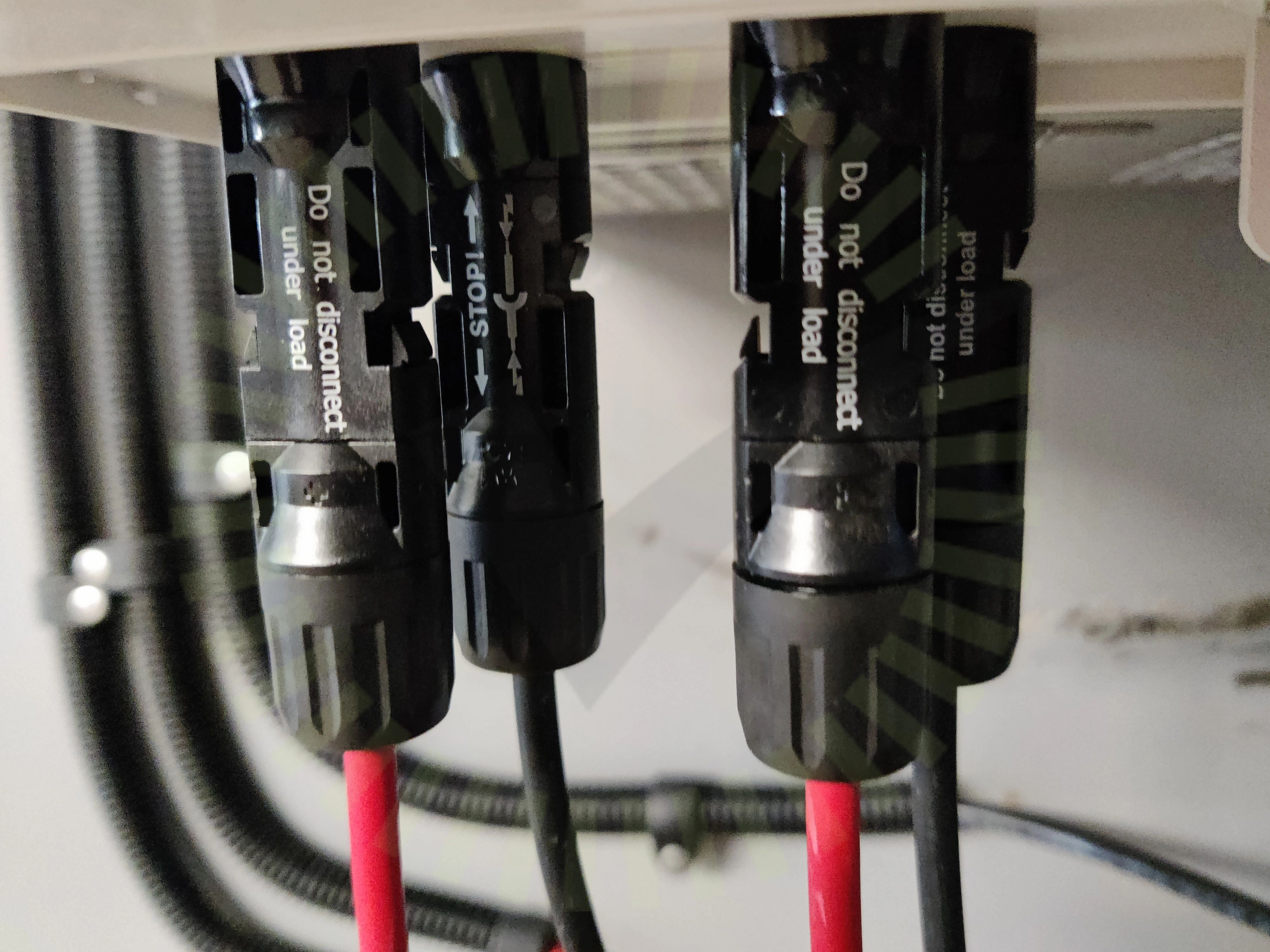 Växelriktare: El: Kontakter